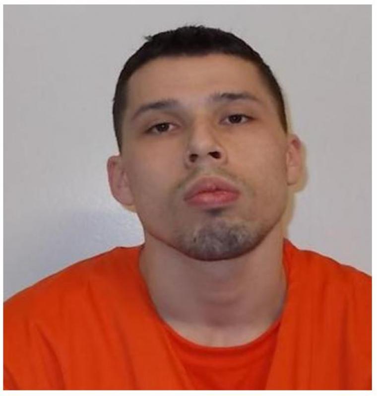 Local police look for wanted federal offender