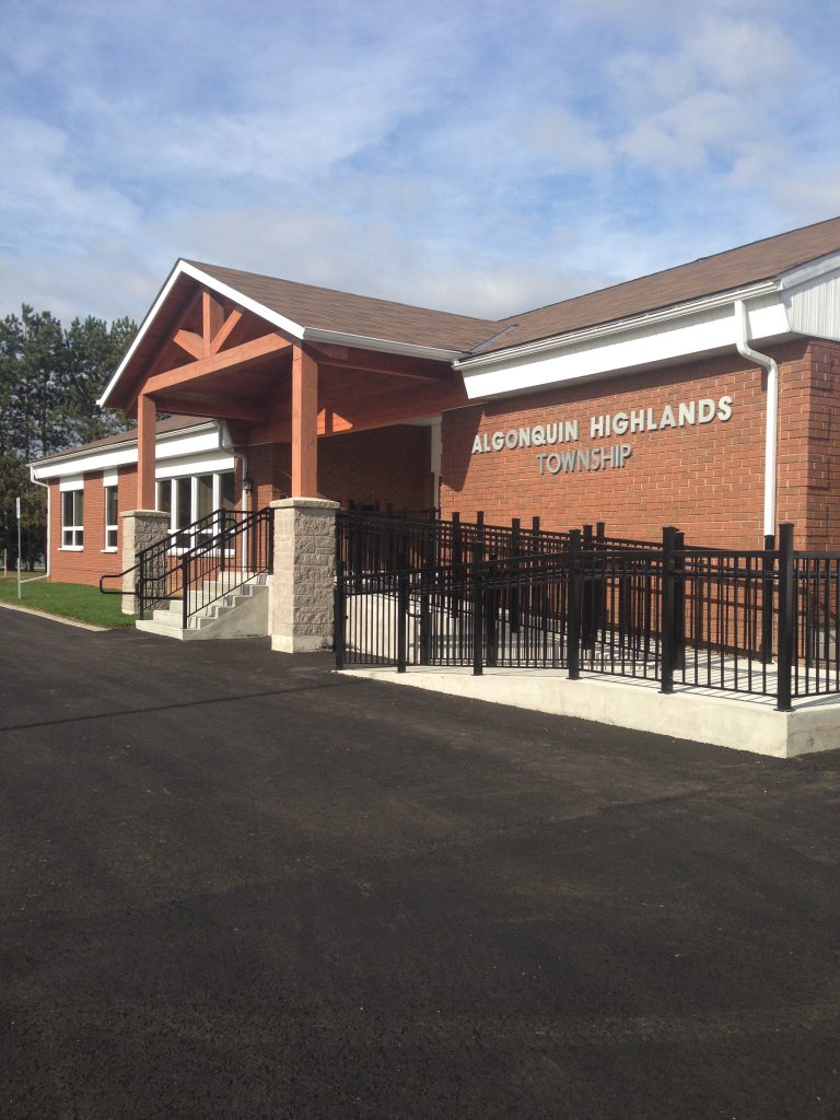 Algonquin Highlands permanently adopts 4-day work week