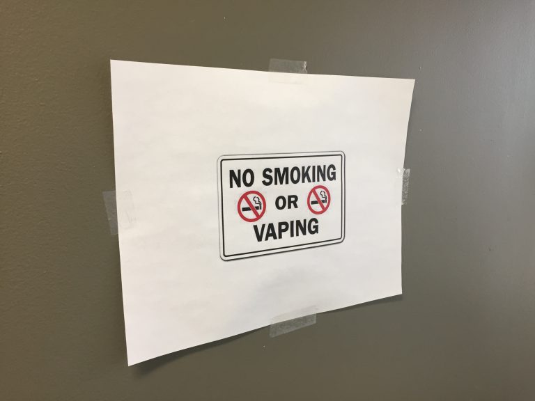 Health Unit offering free non-smoking signs for businesses