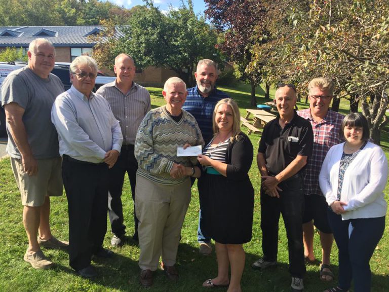 Haliburton Rotary donates $4000 to Haliburton Highlands SS