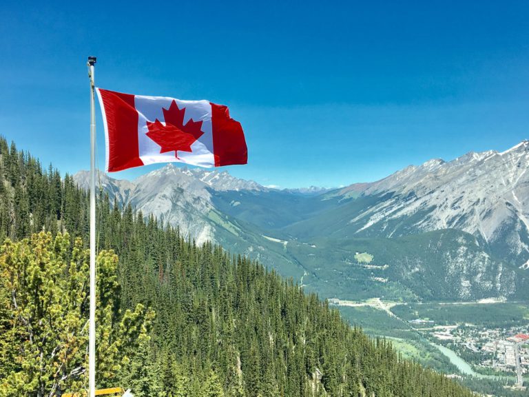 Canada/U.S. border remains closed to non-essential travel
